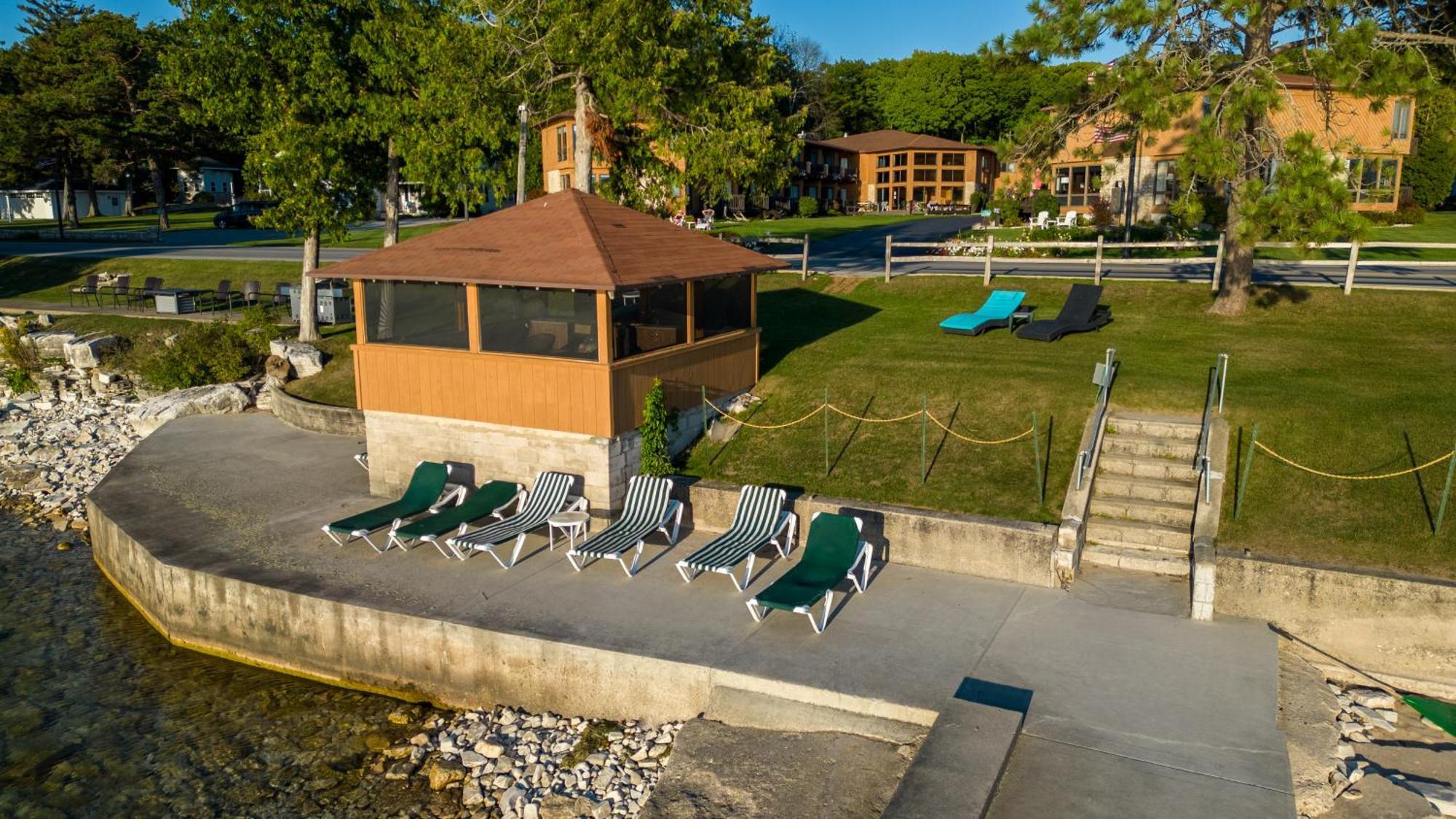 Pine Grove Resort Ephraim Exterior photo