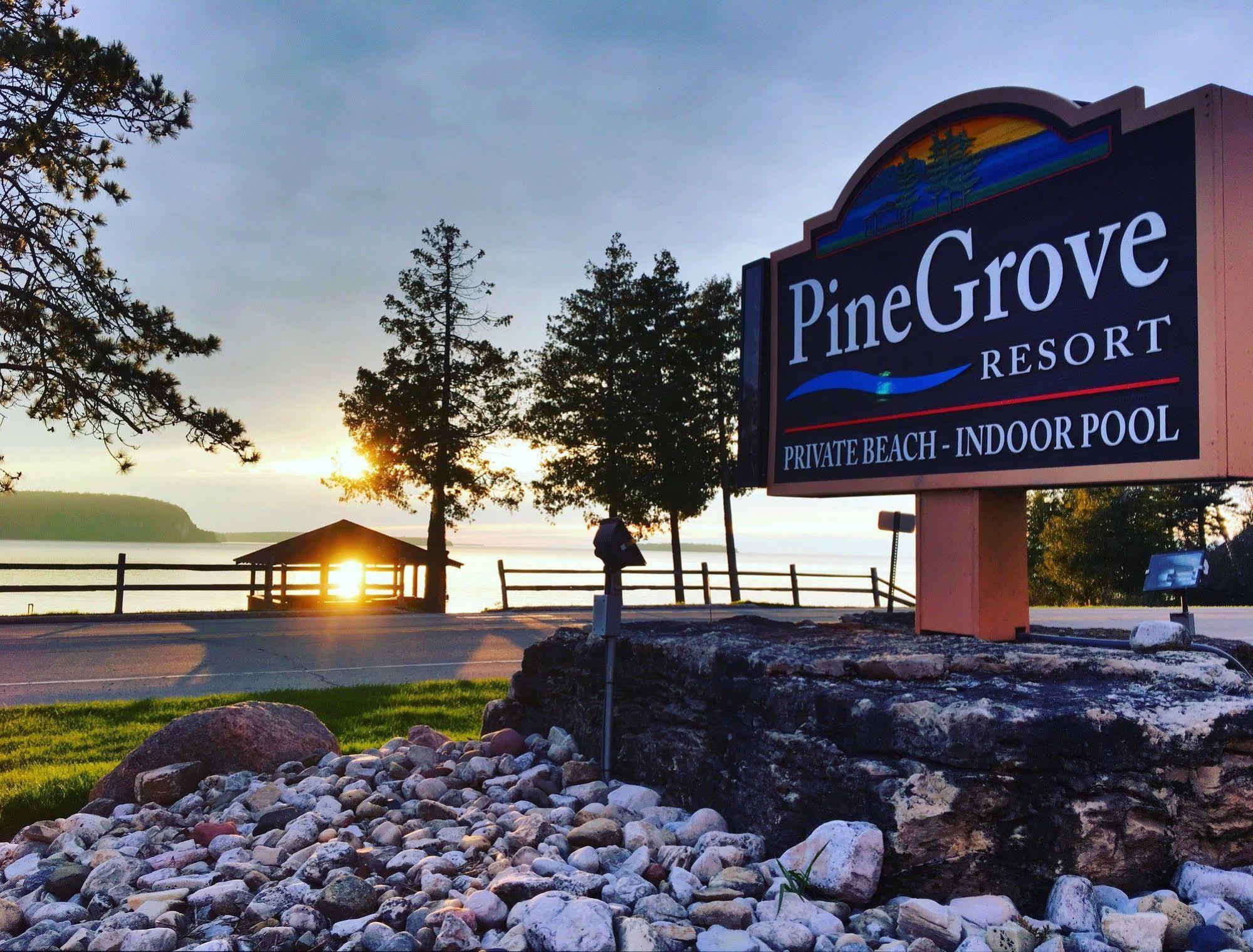 Pine Grove Resort Ephraim Exterior photo